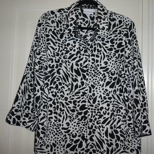 ANIMAL PRINT 3/4 SLEEVE WRINKLE FREE BLOUSE -L